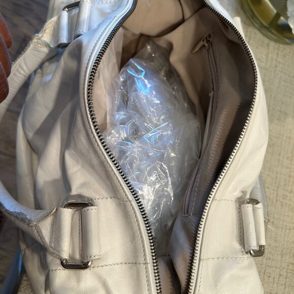 innue Leather Handbag with Ruching in White - Picture 5 of 7